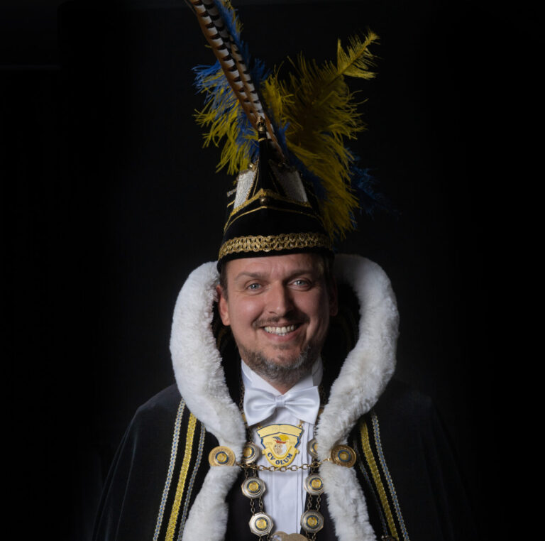 Sander van den Hurk zal als Prins Sander d’n Urste CV OLUM voorgaan tijdens het carnavalsseizoen 2025-2026.