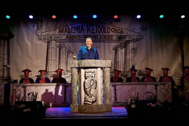 Peter van Alphen als Promoventje bij de Keijologische Hogeskool