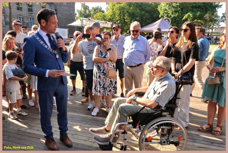 Koninklijke onderscheiding voor Ad van Sinten