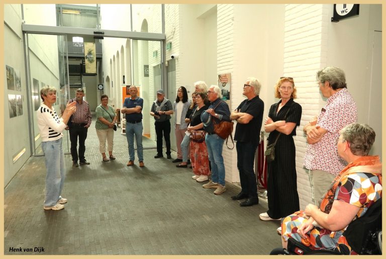 Opening foto-expositie in het kader van de viering van Knaal 200