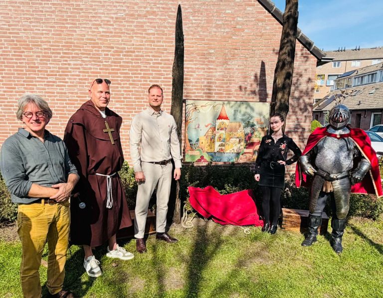 Informatiebord over historische plek ’t Oude Huys onthuld